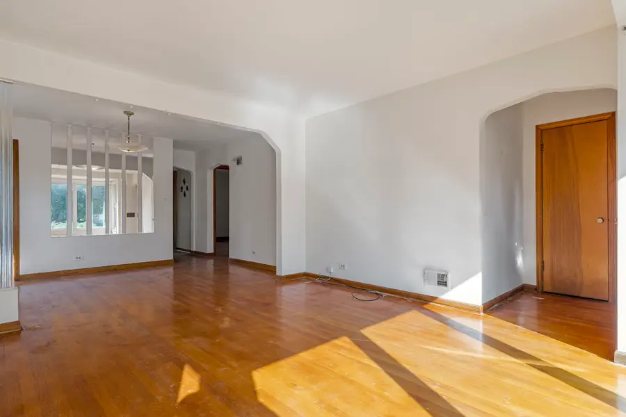 2240 S 9th Avenue, North Riverside, IL 60546 - #3