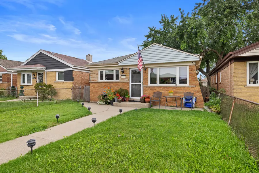 7736 Lotus Avenue, Burbank, IL 60459 - #2
