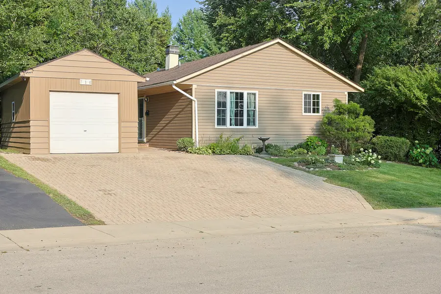 716 Navajo Drive, Carpentersville, IL 60110 - #2