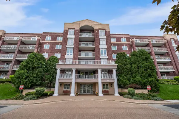 7081 W Touhy Avenue #607, Niles, IL 60714