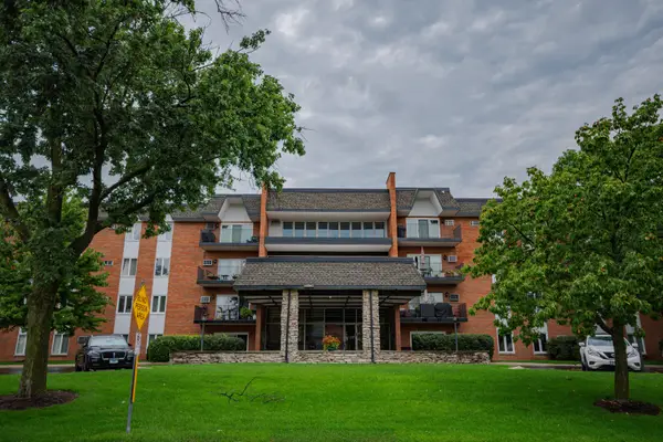 4221 Saratoga Avenue #107A, Downers Grove, IL 60515