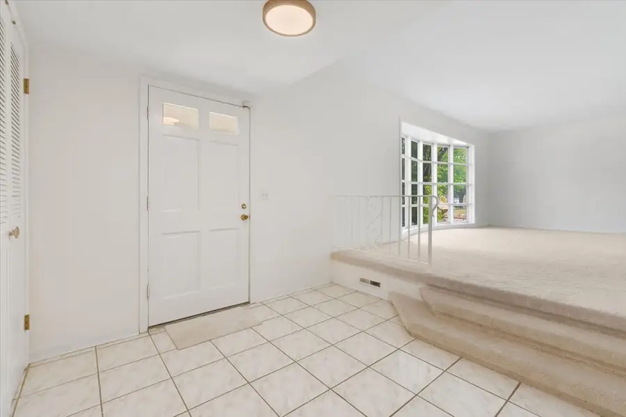 1541 E Lake Louise Drive, Palatine, IL 60074 - #2