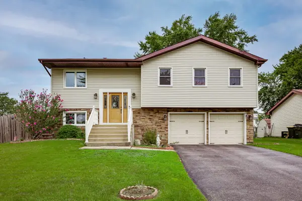 1780 Nautilus Lane, Hanover Park, IL 60133