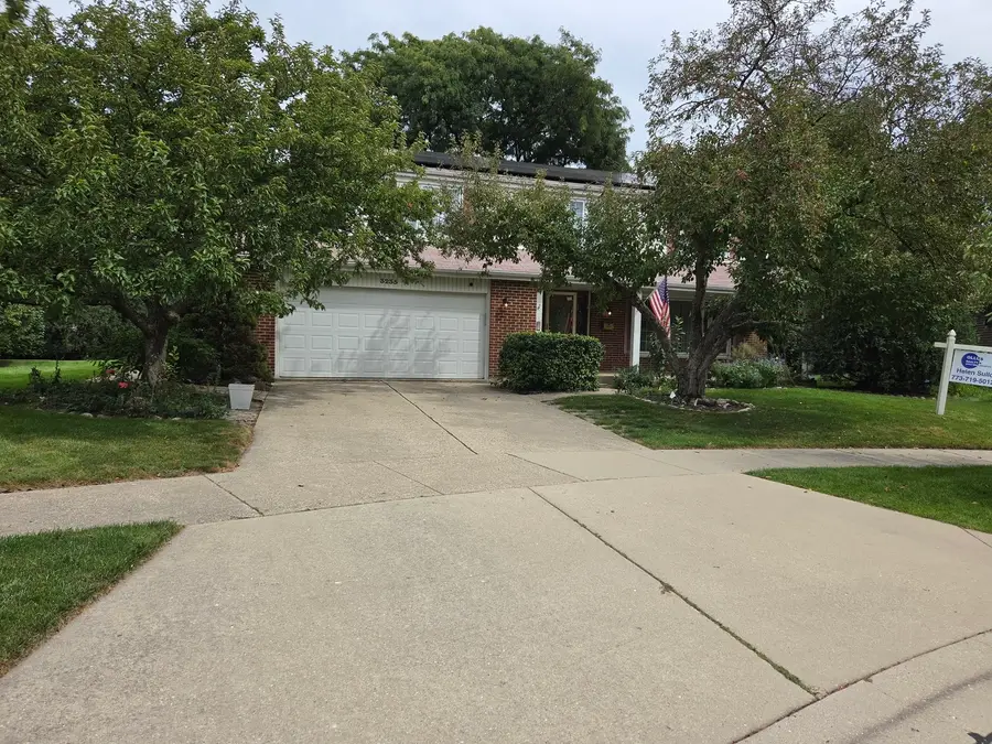 3235 N Volz Drive E, Arlington Heights, IL 60004 - #2