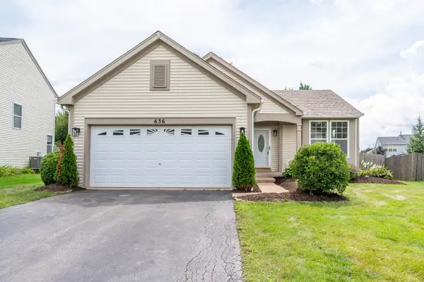 636 Hamilton Lane, North Aurora, IL 60542