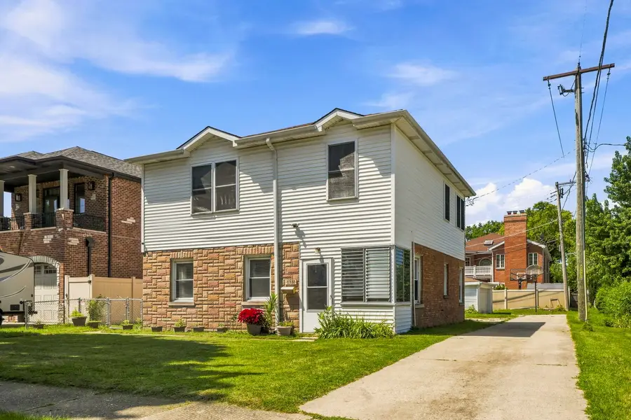 8336 Mango Avenue, Morton Grove, IL 60053 - #3