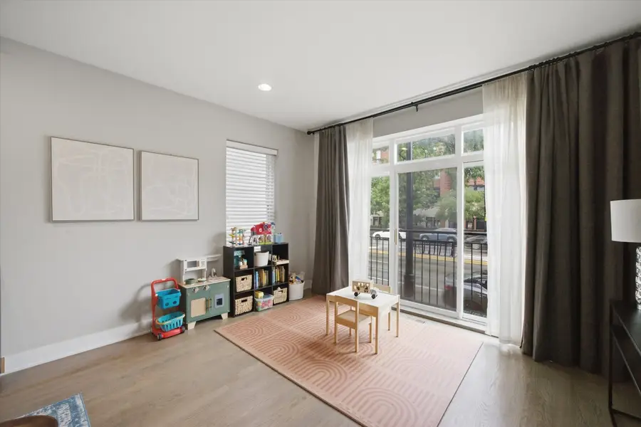4111 N Western Avenue #1, Chicago, IL 60618 - #3