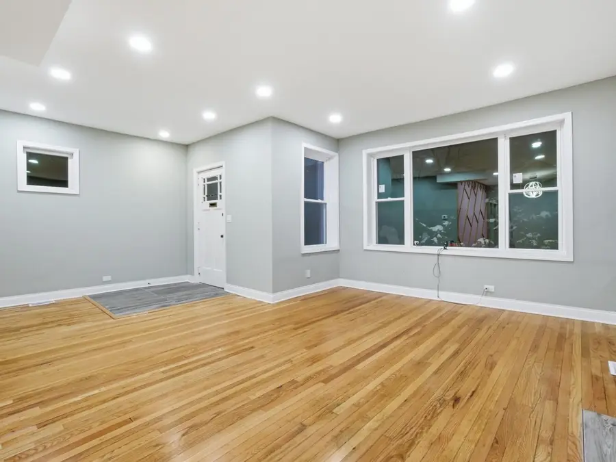 8011 S Dante Avenue, Chicago, IL 60619 - #3