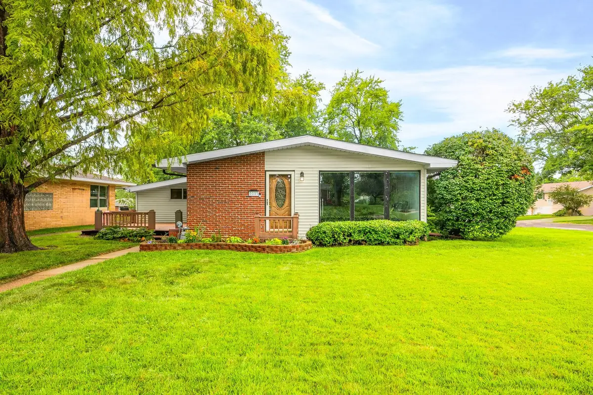 5115 N Graceland Drive, Peoria, IL 61614 - #1