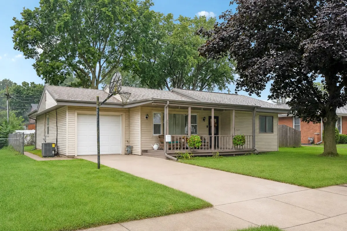 607 Wallace Avenue, Morris, IL 60450 - #1