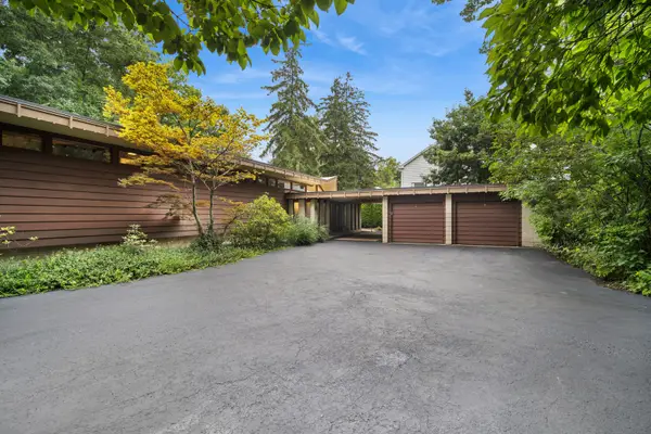 1120 Ridgewood Drive, Highland Park, IL 60035