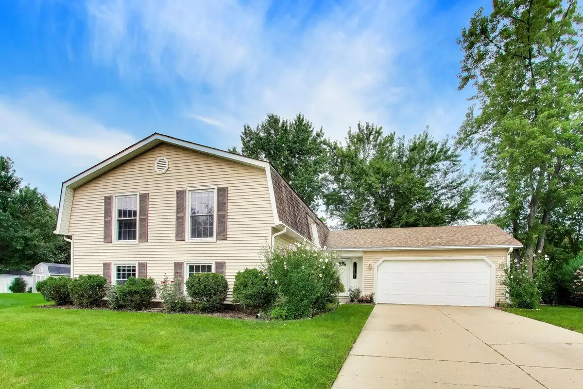 4500 Sundance Court, Hoffman Estates, IL 60192 - #1