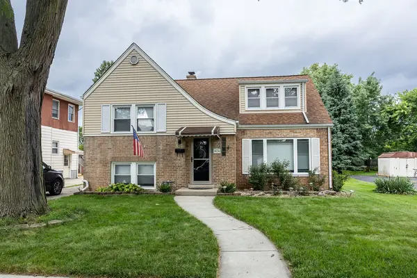 8024 S Christie Avenue, Lyons, IL 60534