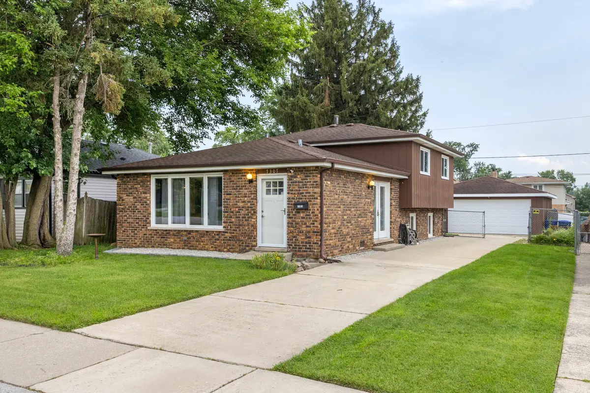 7307 W 113th Place, Worth, IL 60482 - #1