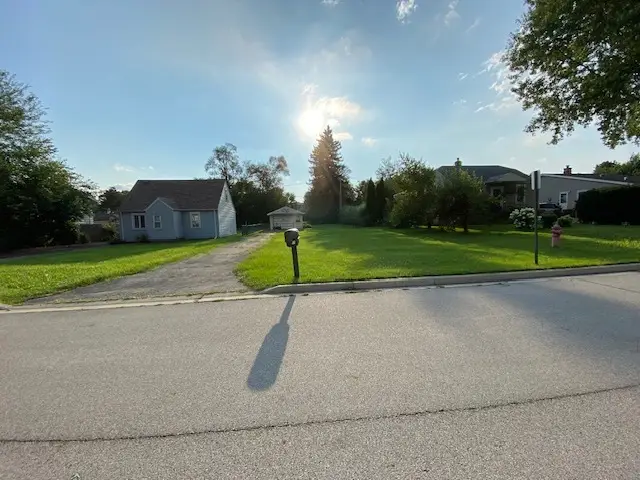 424 N Elmwood Avenue, Wood Dale, IL 60191 - #1