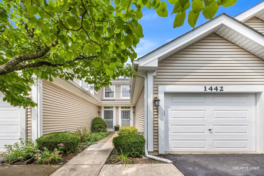 1442 Walnut Hill Avenue, Saint Charles, IL 60174 - #2