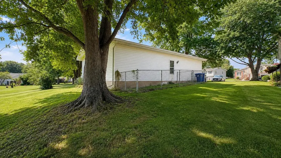 6 E Sunshine Court, Bloomington, IL 61704 - #2