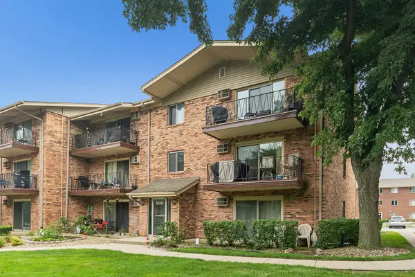 5330 Waterbury Drive #1603, Crestwood, IL 60418