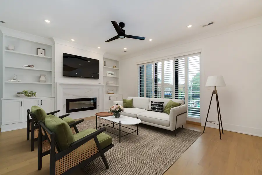 2759 W Lawrence Avenue #2W, Chicago, IL 60625 - #3