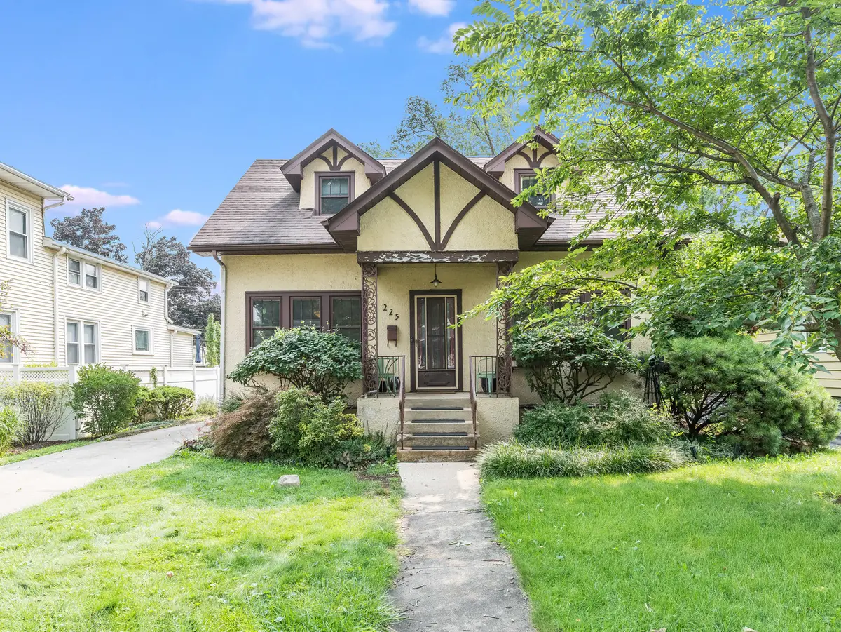 225 Pick Avenue, Elmhurst, IL 60126 - #1