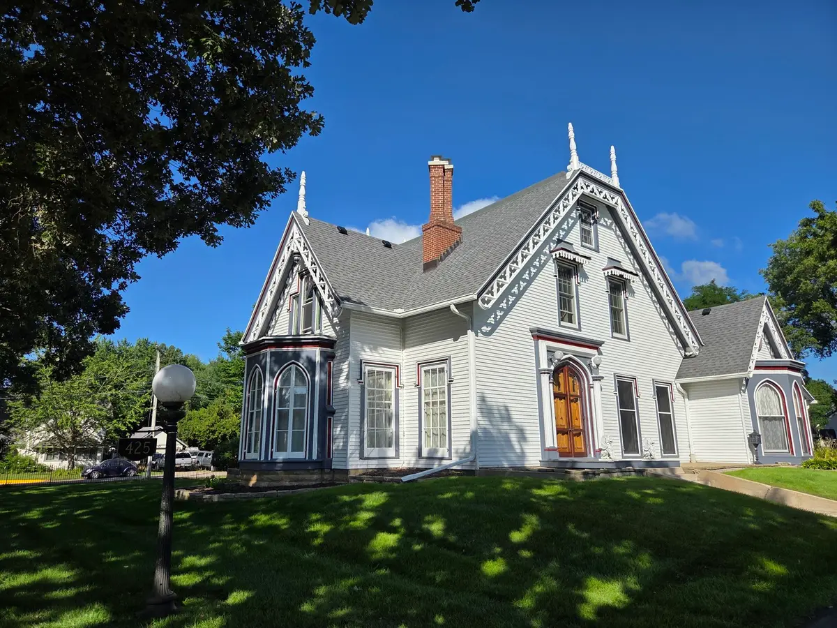 425 W Lincoln Avenue, Belvidere, IL 61008 - #1