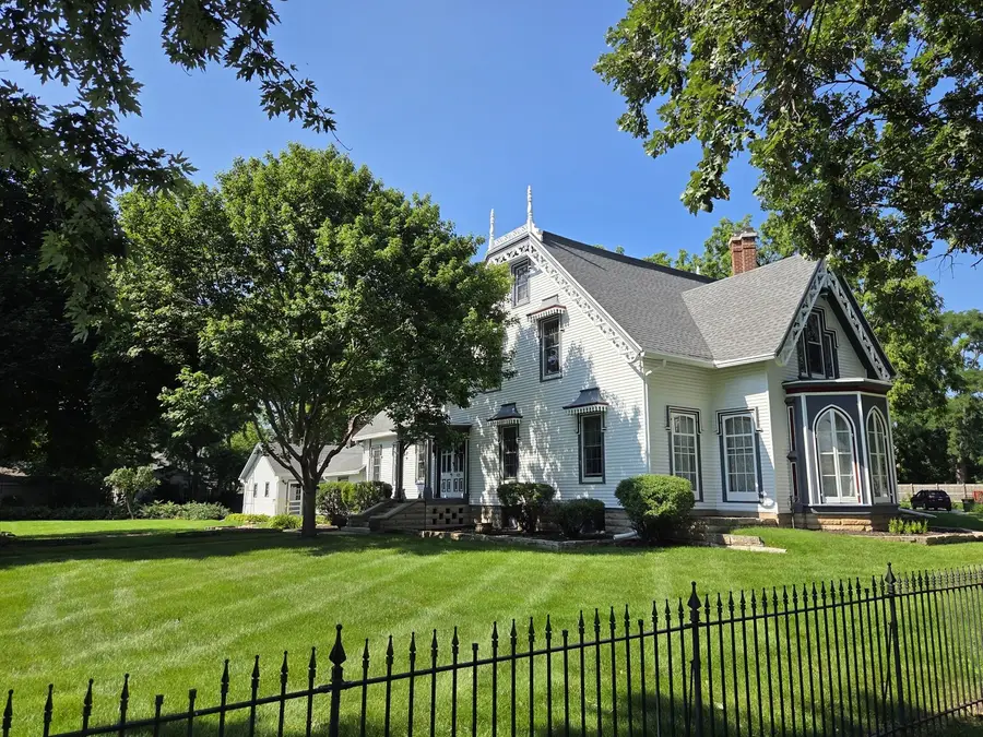 425 W Lincoln Avenue, Belvidere, IL 61008 - #2