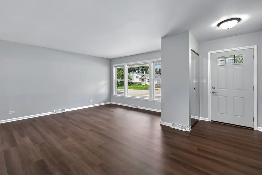 328 N Greenview Avenue, Mundelein, IL 60060 - #3