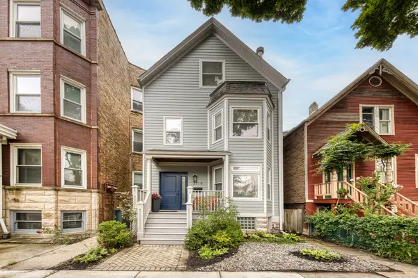 3719 N Janssen Avenue, Chicago, IL 60613