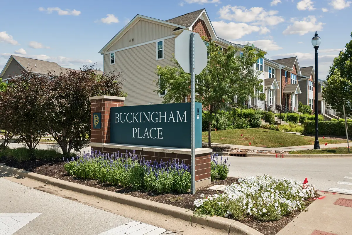 69 Nicholas Drive W, Des Plaines, IL 60016 - #1