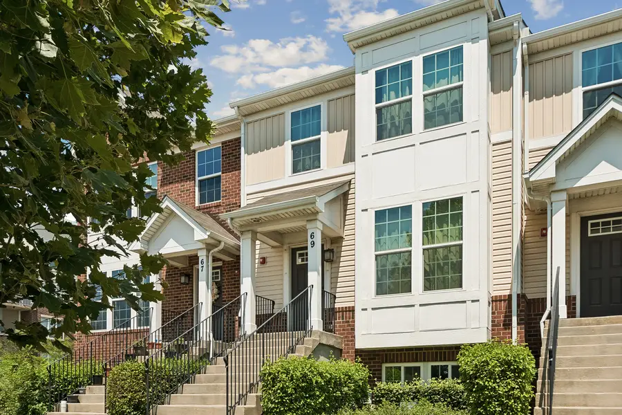 69 Nicholas Drive W, Des Plaines, IL 60016 - #2