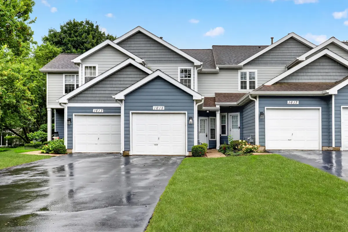 1615 Woodcrest Circle, Mundelein, IL 60060 - #1