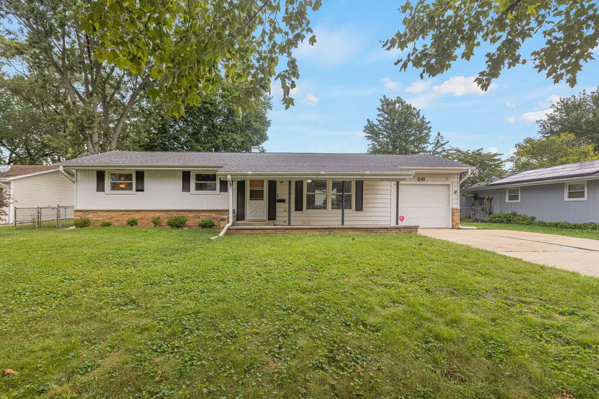 241 Arrowhead Trail, Carol Stream, IL 60188 - #1