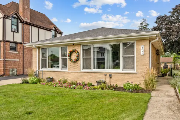 952 W Grant Drive, Des Plaines, IL 60016