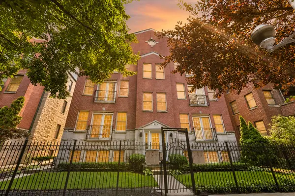 853 W Lakeside Place #1w, Chicago, IL 60640