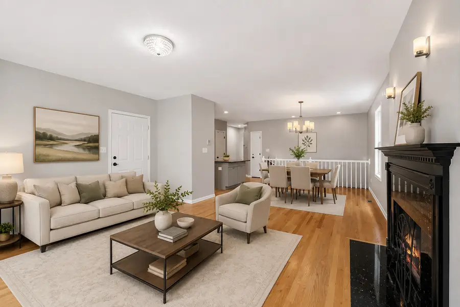 853 W Lakeside Place #1W, Chicago, IL 60640 - #3