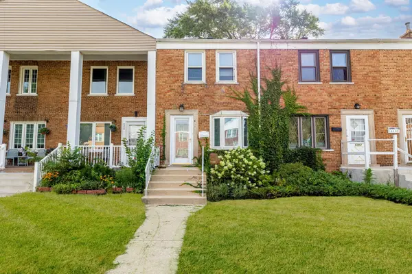 6361 S Long Avenue, Chicago, IL 60638