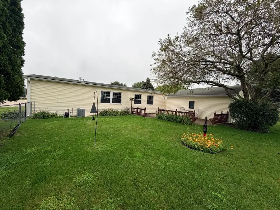 8616 Summerwood Drive, Roscoe, IL 61073 - #3