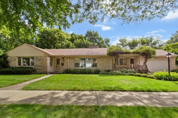 807 Surrey Lane, Glenview, IL 60025