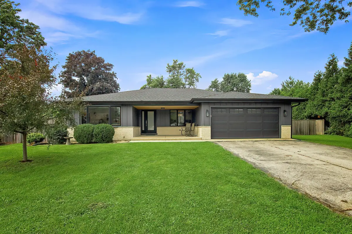9S580 Clarendon Hills Road, Willowbrook, IL 60527 - #1