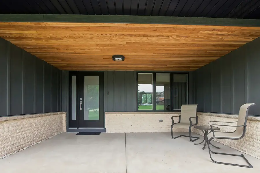 9S580 Clarendon Hills Road, Willowbrook, IL 60527 - #3