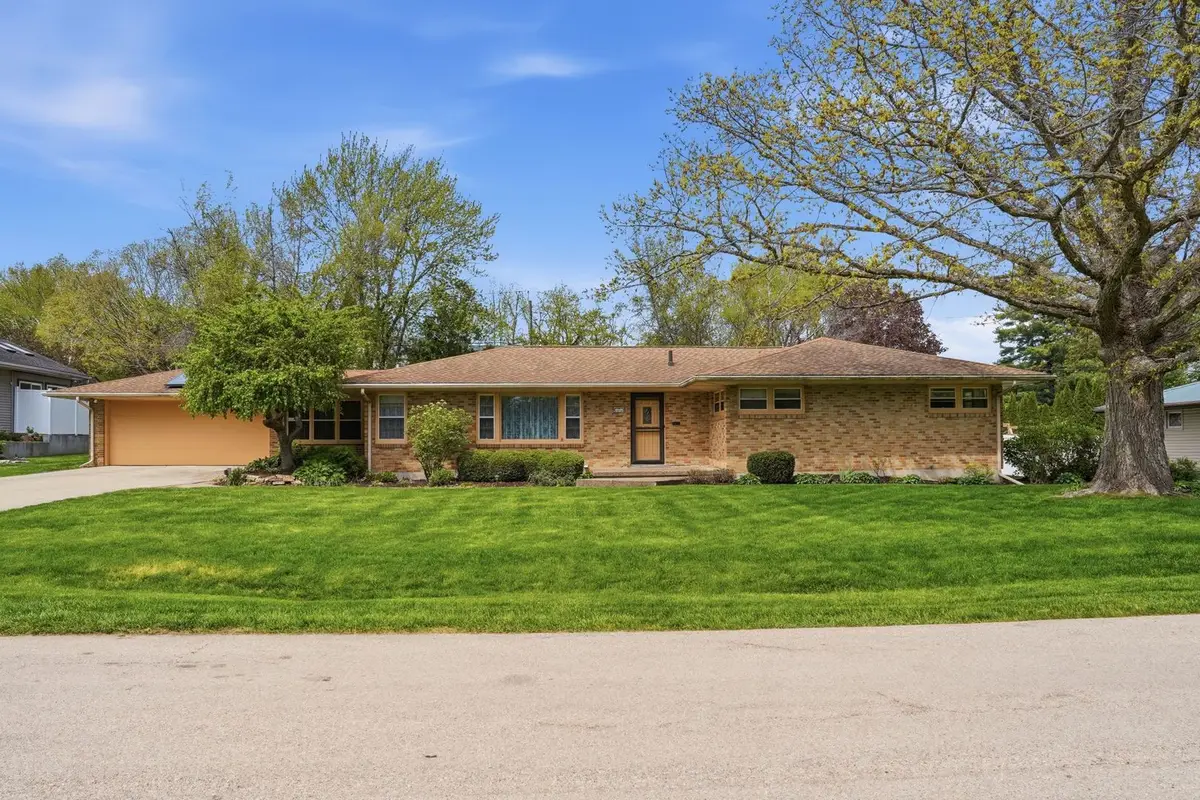 1213 Douglas Terrace, Dixon, IL 61021 - #1