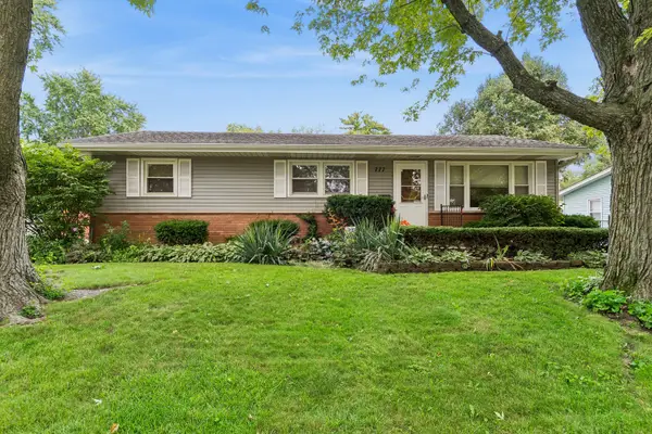 777 Redwood Drive, Aurora, IL 60506