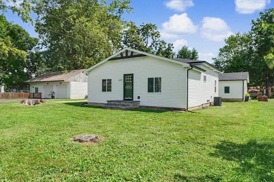 205 S Washington Street, Mansfield, IL 61854 - #3