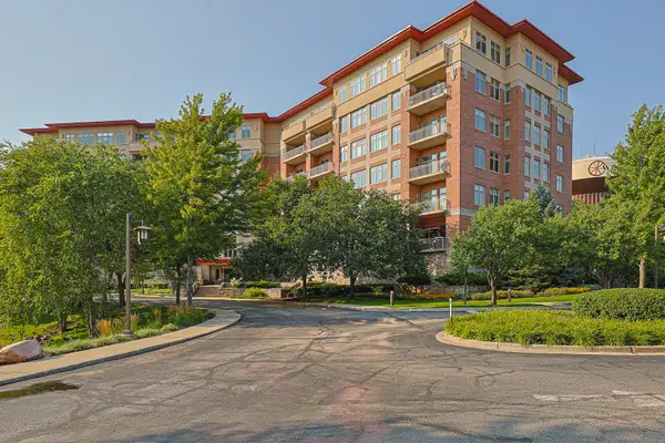40 Prairie Park Drive #601, Wheeling, IL 60090