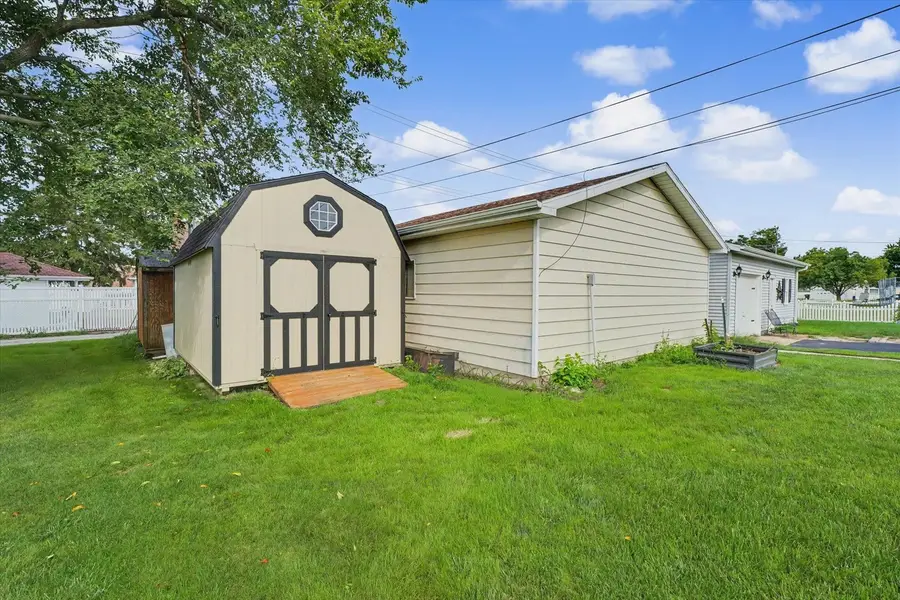 911 N Melvin Street, Gibson City, IL 60936 - #3
