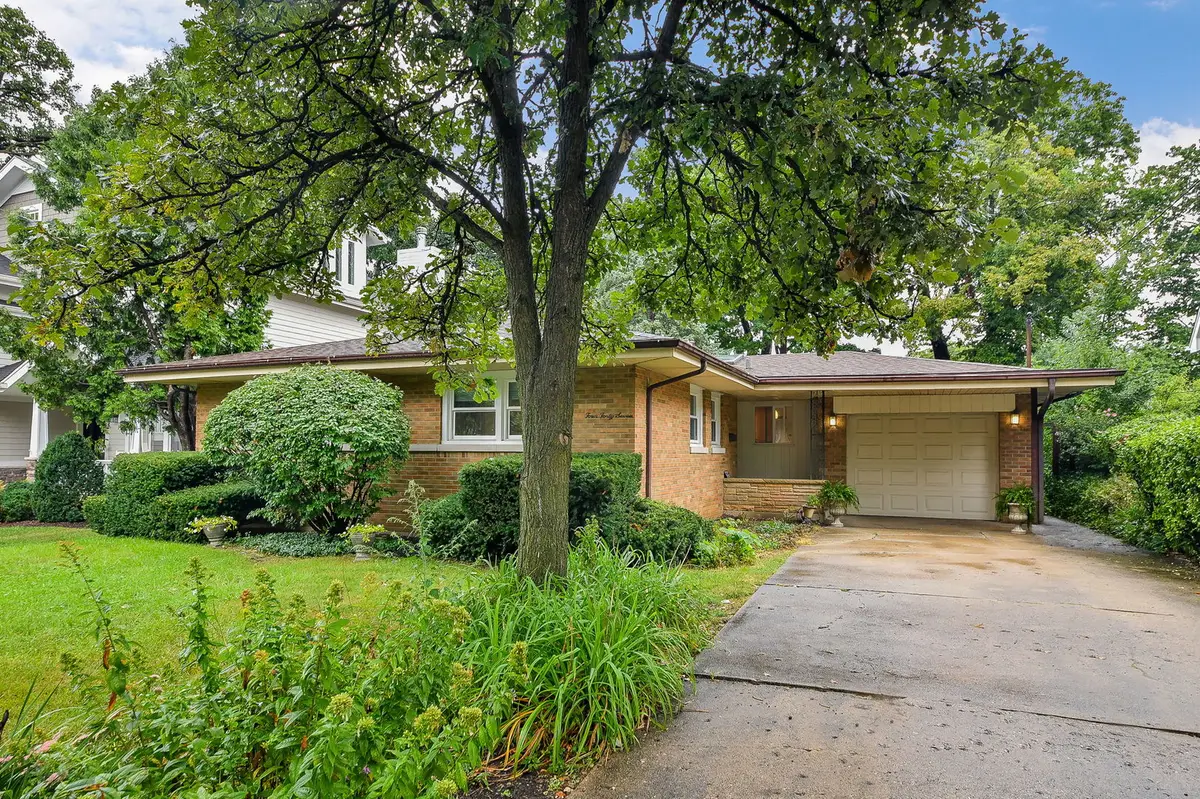 447 Lowell Avenue, Glen Ellyn, IL 60137 - #1