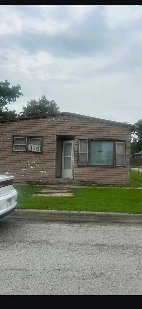 3412 Emerald Avenue, Steger, IL 60475