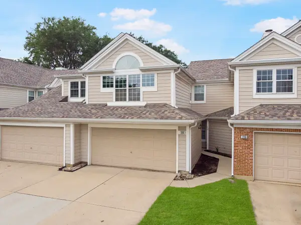 218 Woodstone Drive, Buffalo Grove, IL 60089