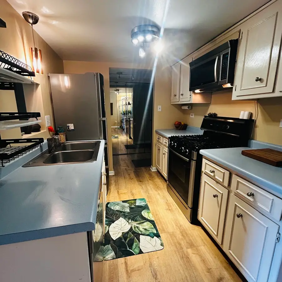 505 Redondo Drive #205, Downers Grove, IL 60516 - #3