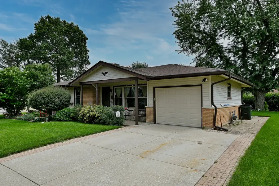 1157 Elmwood Lane, Elk Grove Village, IL 60007 - #3